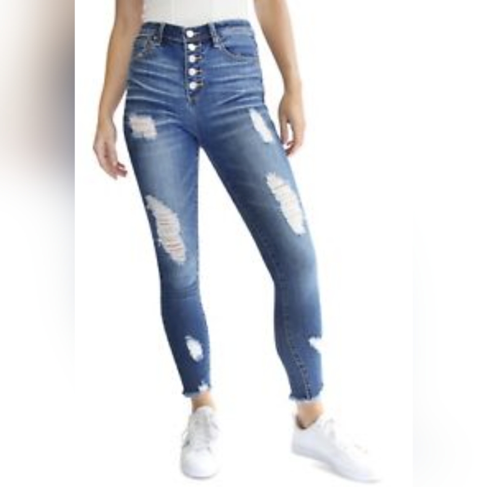 🎉3/$25🎉 LIGHT Almost Famous Jeans